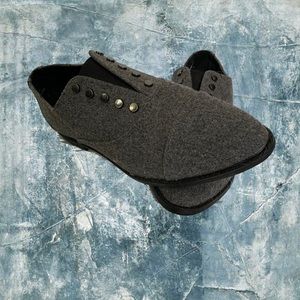 Vera Wang, size 9.5 women